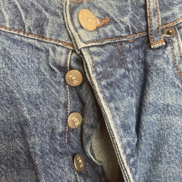 Reformation Serena High Skinny Jeans in Kasai Wash Button
Fly Size 27 - Picture 12 of 15